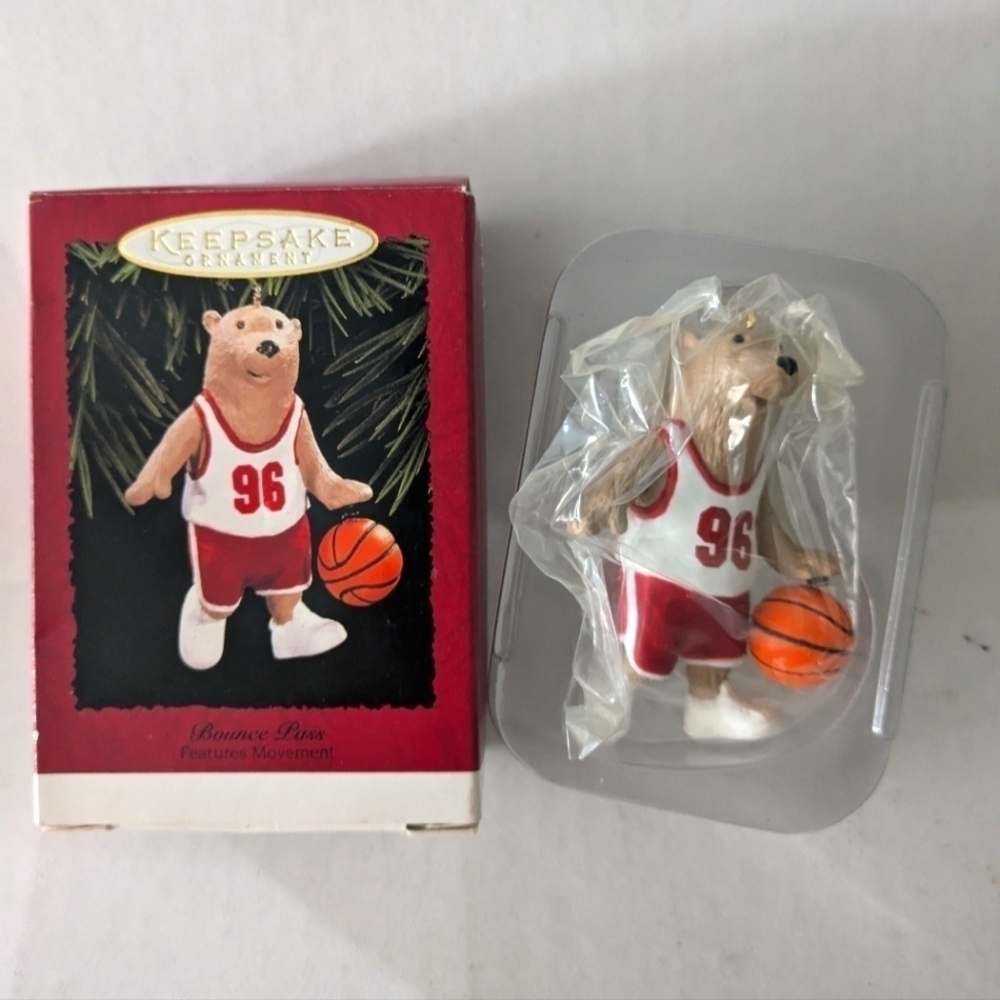 Hallmark 1996 Keepsake Christmas Ornament "Bounce Pass" Basketball Bear.